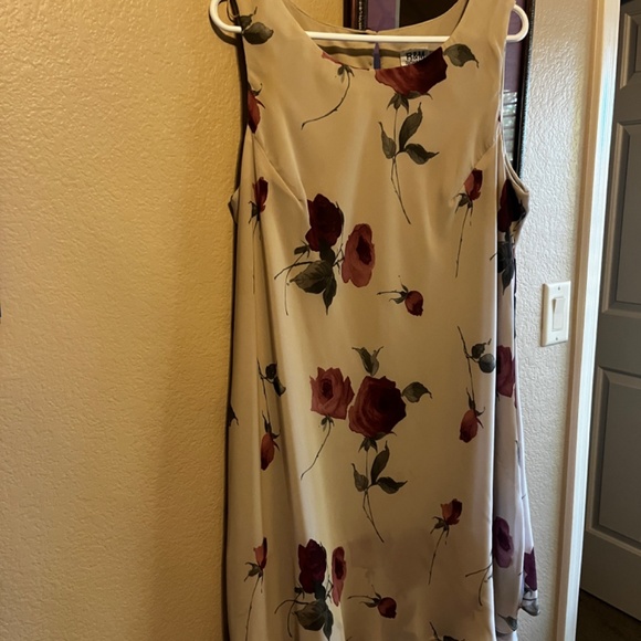 H & M Richards 2 Piece Dress set - Picture 6 of 7